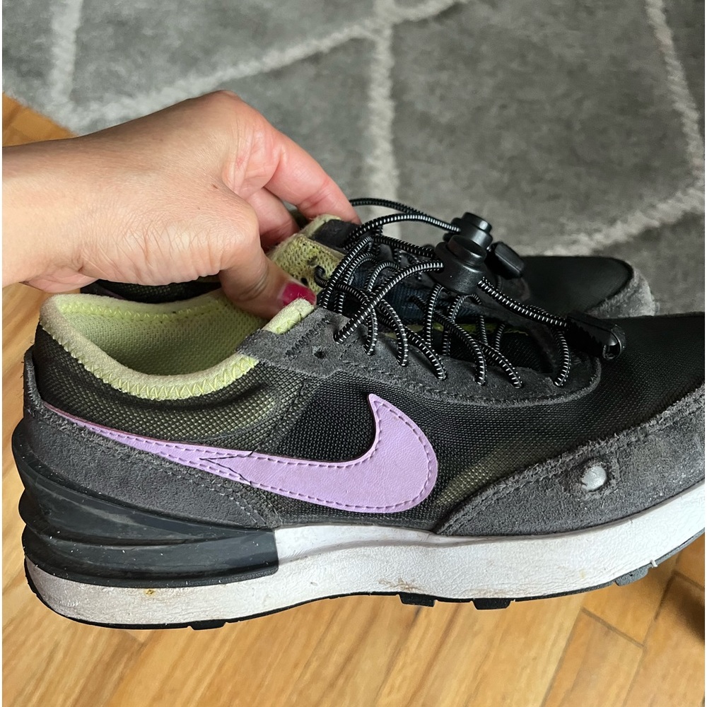 Nike running shoes -good condition-size 4 big kids